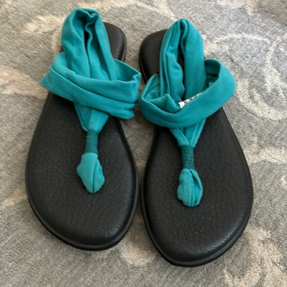Sanuk sandals! gently worn, very comfortable and cute!